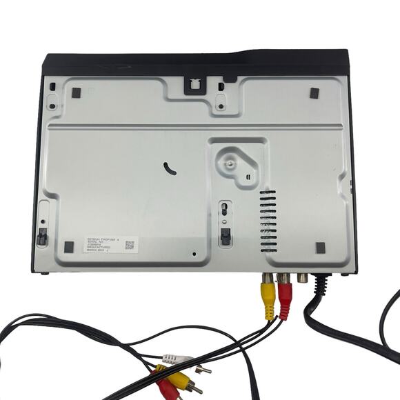 Sanyo FWDP105F Black DVD Player 12ft AV Cords Included No Remote Tested Works - Picture 4 of 4